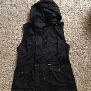 Black utility vest